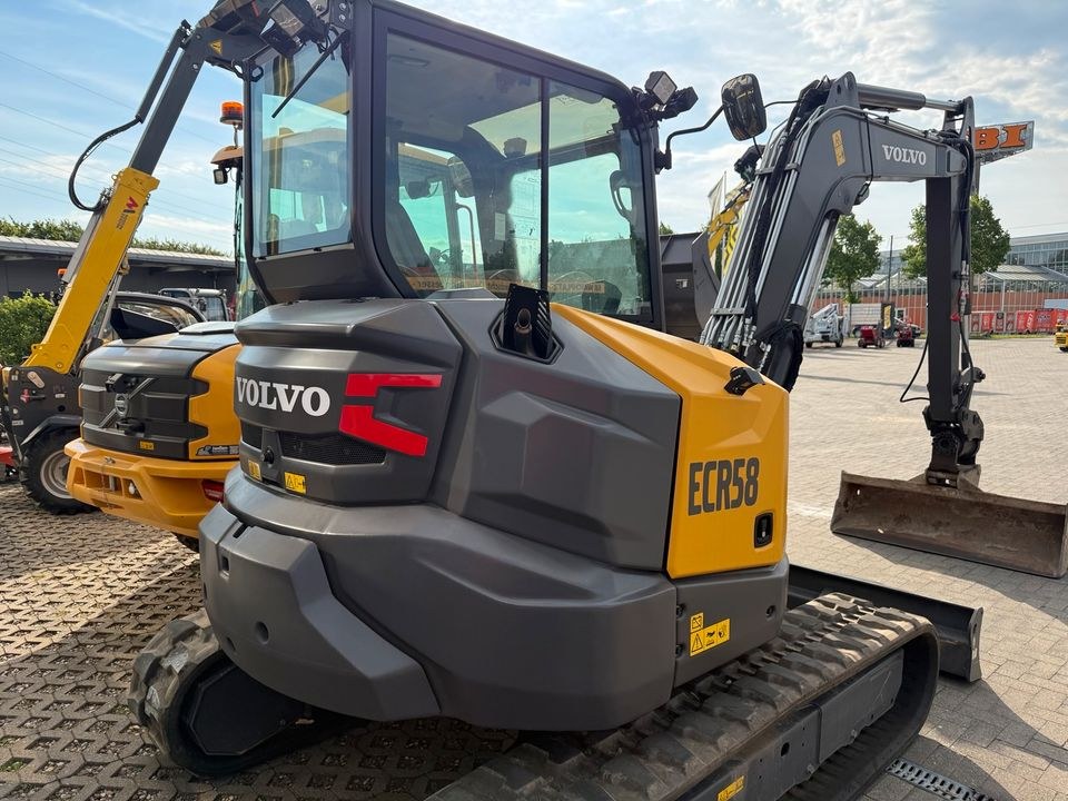 Volvo ECR58 Kompaktbagger Tiltrotator Gewerbe mieten in Kamp-Lintfort – 2