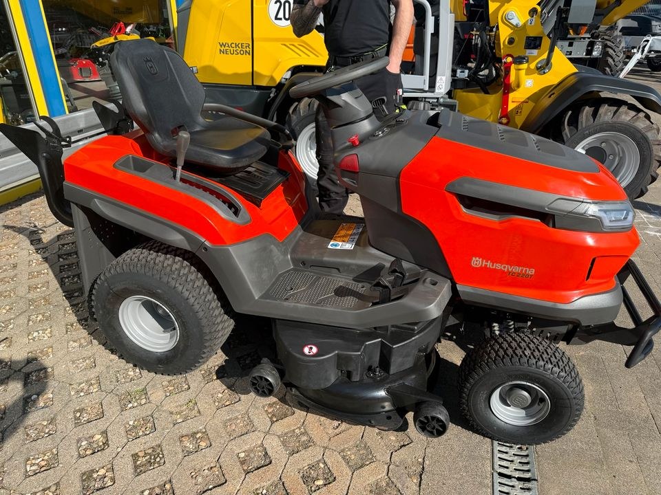 Husqvarna Handrasenmäher Gartengeräte Benzin mieten in Kamp-Lintfort – 3