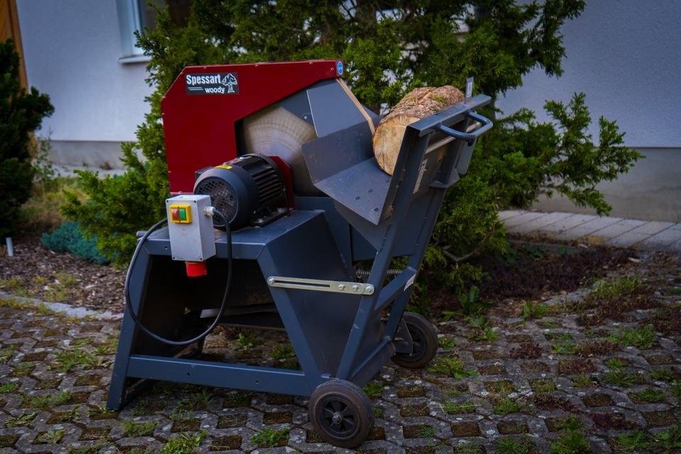 6 Tonnen holzspalter Wippkreissäge Kreis säge mieten in Illertissen – 4