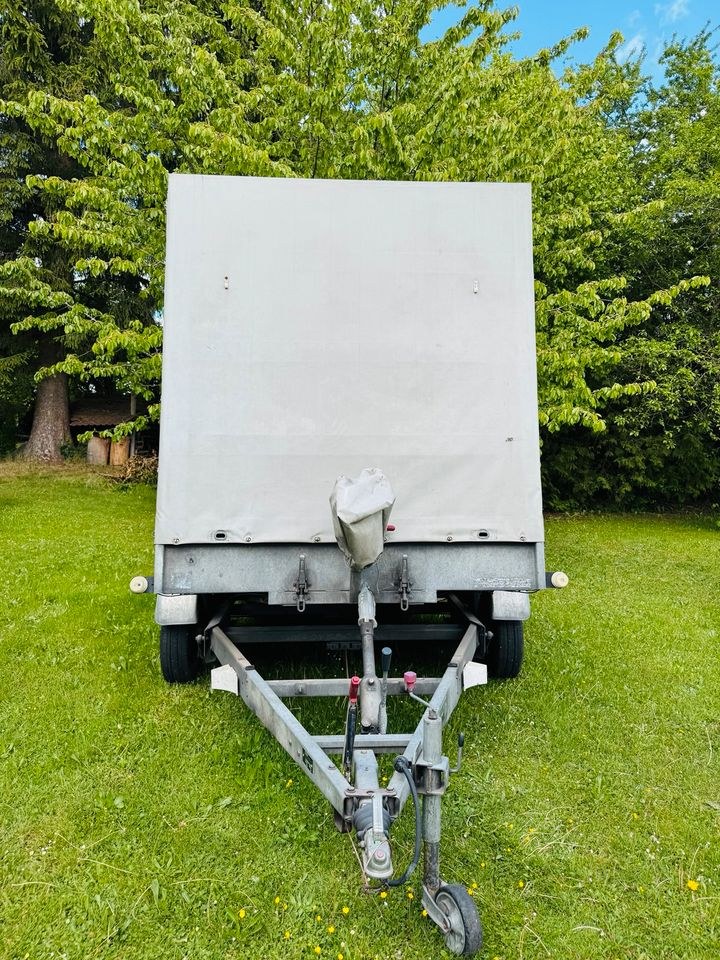 Großer Planenanhänger 2t Transportanhänger Umzug mieten in Illertissen – 3