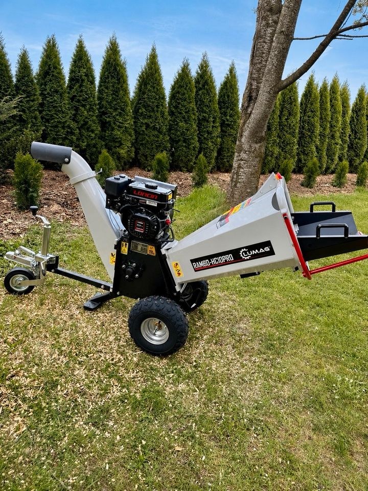 Gartenhäcksler Häcksler Benzinhäcksler mieten in Illertissen