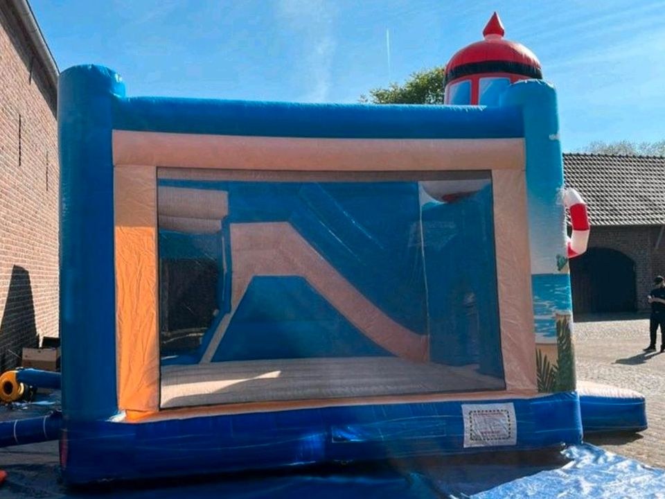 XXL Hüpfburg Leuchtturm mieten in Jülich – Hüpfspaß für jede Feier – 3
