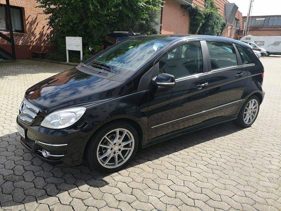 Kleinwagen B Klasse Mercedes kmfrei mieten in Laichingen – fair mieten