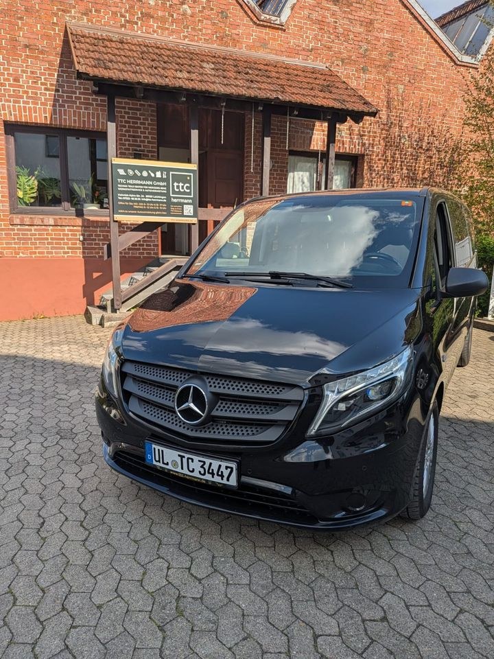 Vito 9 Sitzer Mercedes Automatik schwarz Allrad mieten in Laichingen