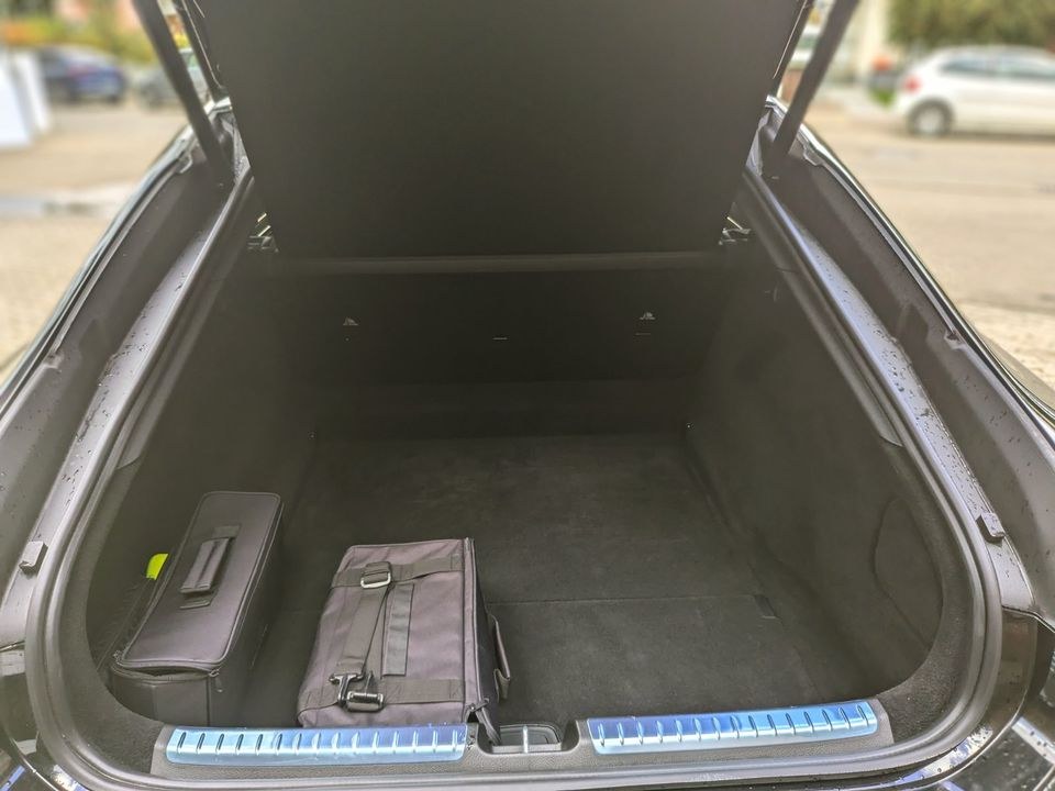 Mercedes VIP EQS 580 4 Matik mieten in Laichingen – fair mieten – 3