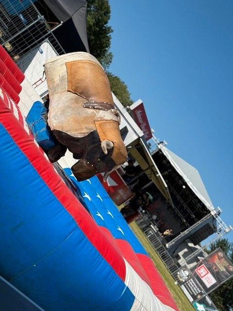 Bullenreiten Rodeo Simulator mieten in Weyhe – für Kinderfest & Feier – 3