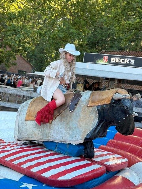 Bullenreiten Rodeo Simulator mieten in Weyhe – für Kinderfest & Feier