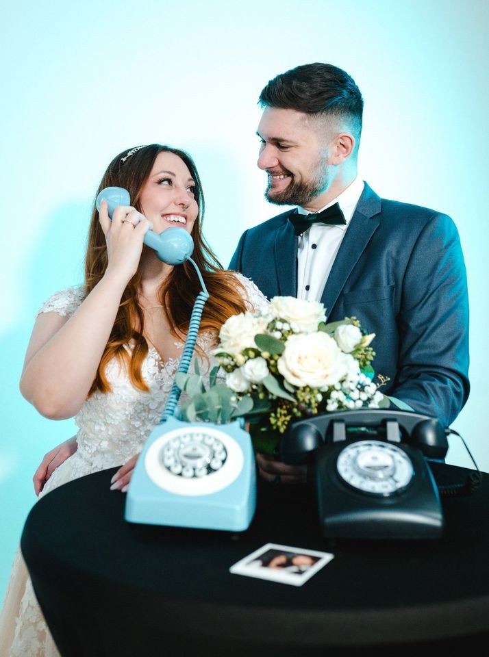 Audio Gästebuch Retro Telefon Blau schwarz mieten bei Lager & Abhol
