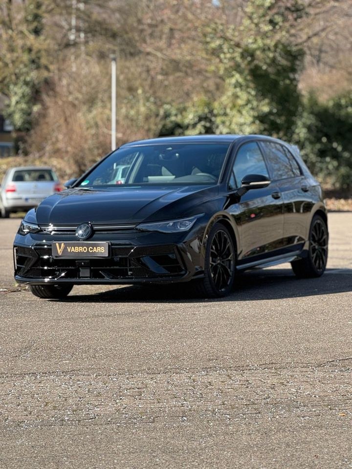 Golf 8 R _AKRAPOVIC_ inkl 3000 KM Monat Auto Abo mieten bei Vabro
