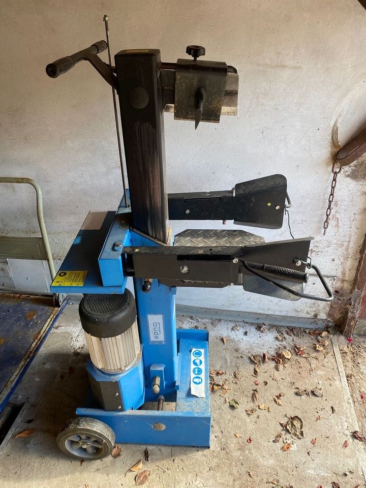 Holzspalter mieten in Bechhofen – für Garten & Grundstück