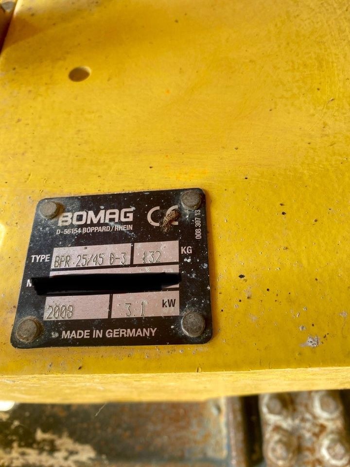 Rüttelplatte Bomag mieten in Bechhofen – für Pflaster & Terrasse – 3
