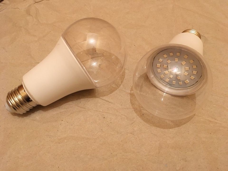Schwarzlicht LED Lampe Strahler Halloween mieten in Kirchzarten – 3