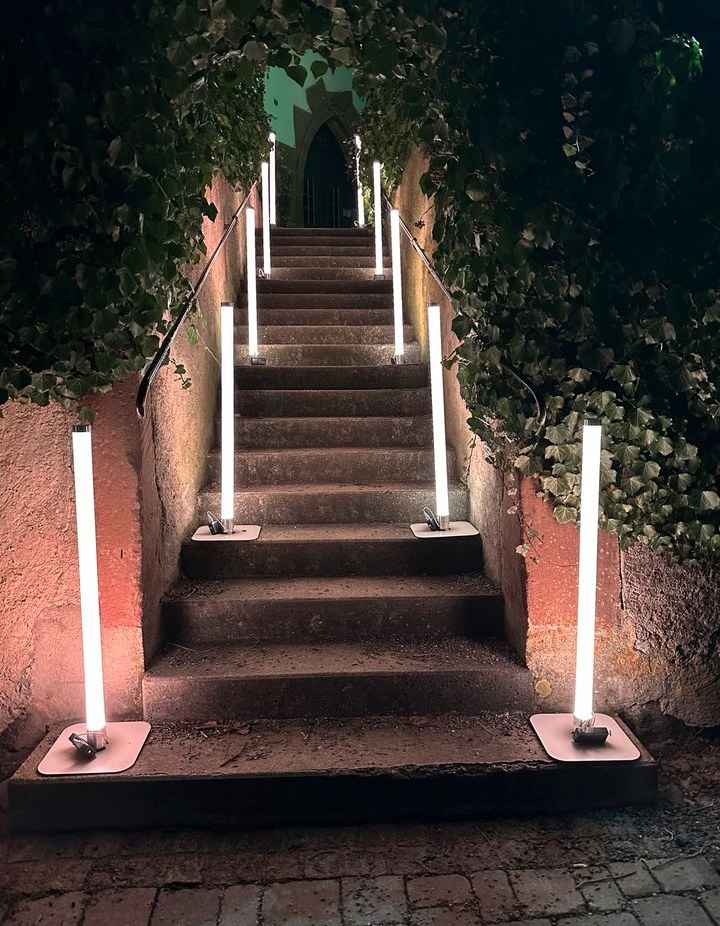 Ape Labs Apecoin Tube Effektlicht LED mieten in Kirchzarten – 4