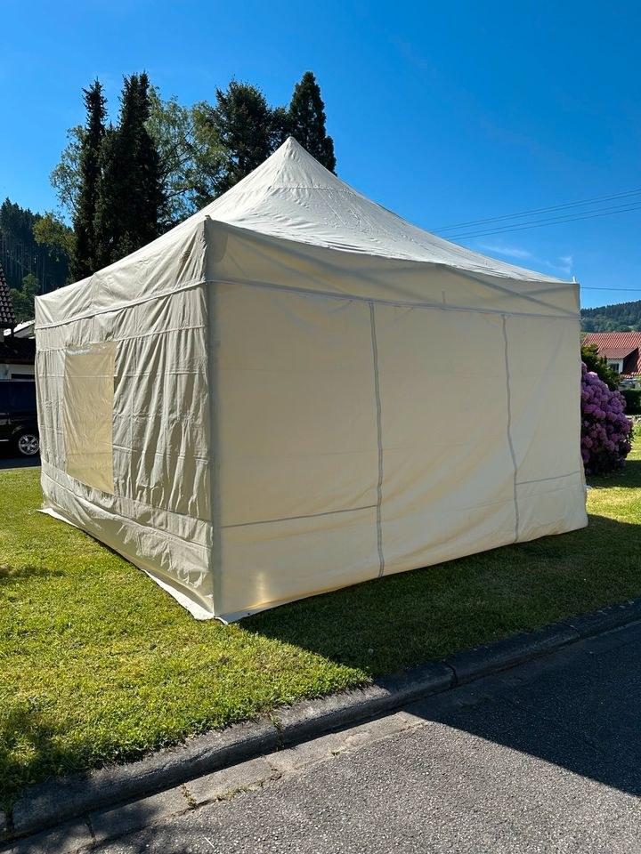 Zelt 4 x Faltpavillon Partyzelt Gartenzelt mieten in Kirchzarten – 2