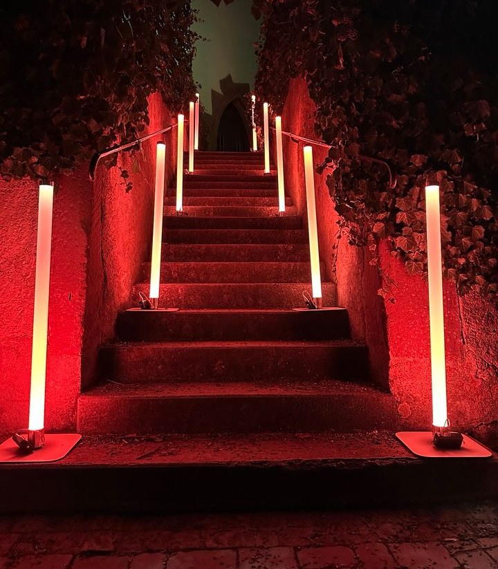 Ape Labs Apecoin Tube Effektlicht LED mieten in Kirchzarten – 2