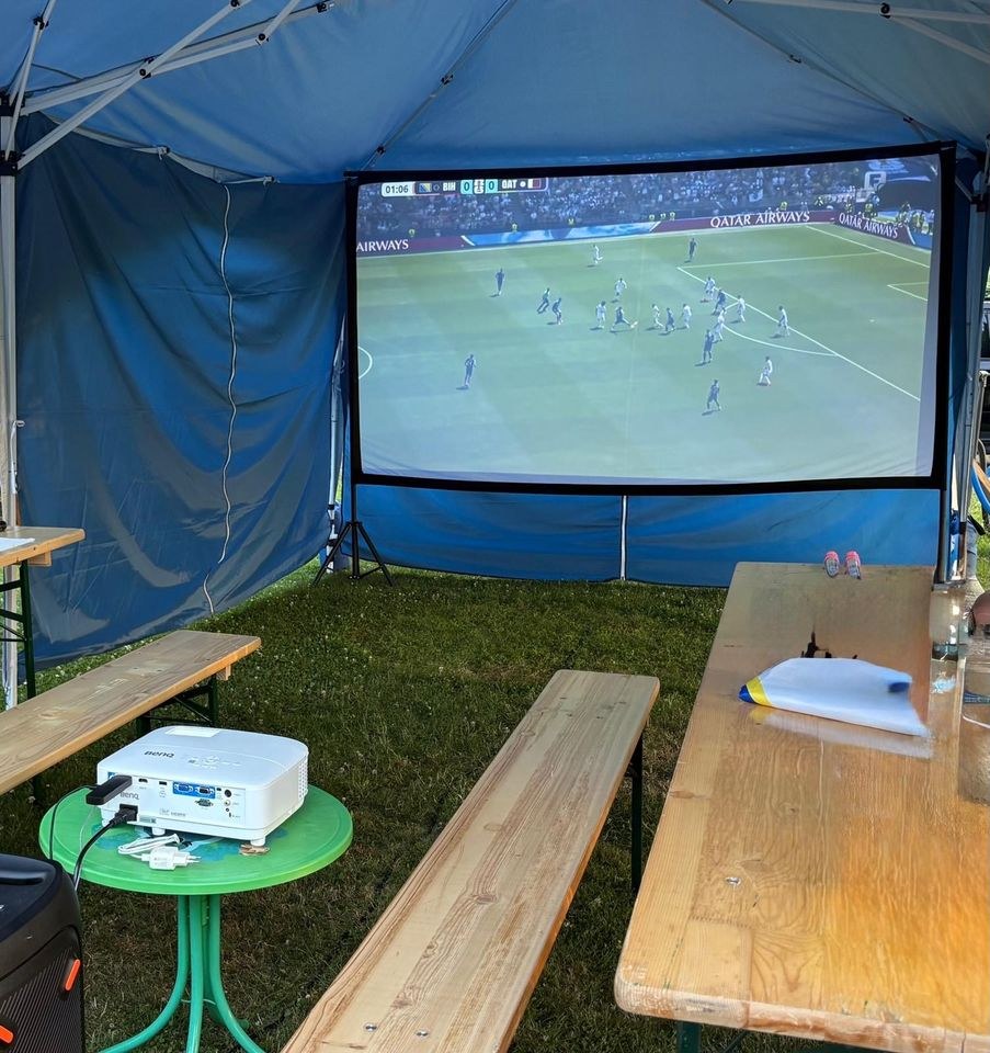 Beamer Leinwand mieten bei Verleih AH – für Präsentation & Filmabend – 3