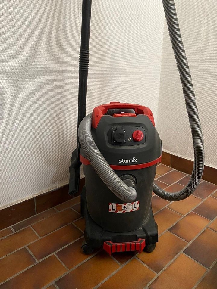 Industriesauger Baustellensauger mieten bei Marc und Felix Schößler