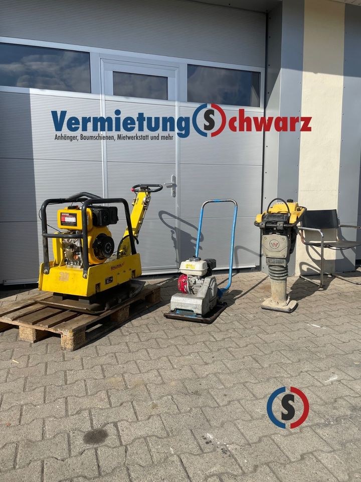 Rüttelplatte 63 kg 270 Stampfer mieten bei Vermietung Schwarz