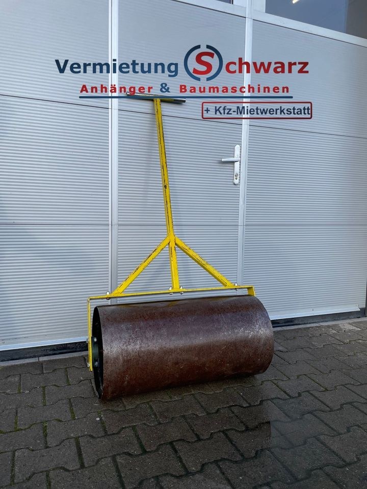 Rasenwalze mieten bei Vermietung Schwarz – für ebenen Rasen