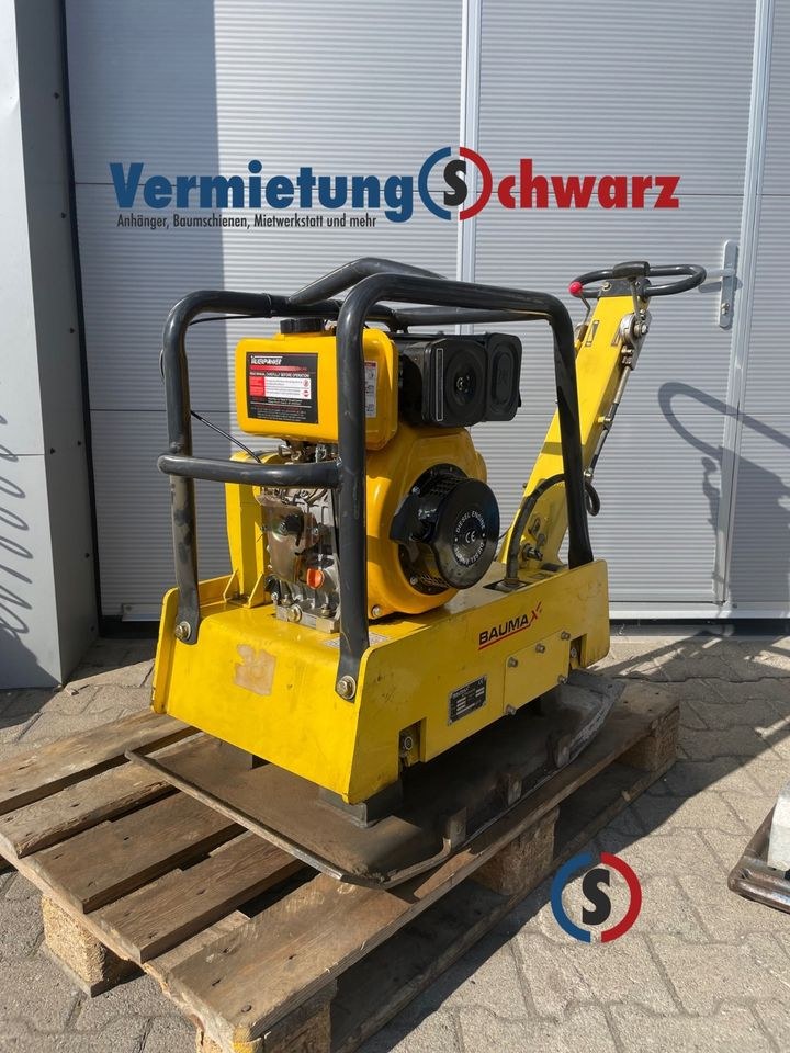 Rüttelplatte 63 kg 270 Stampfer mieten bei Vermietung Schwarz – 2
