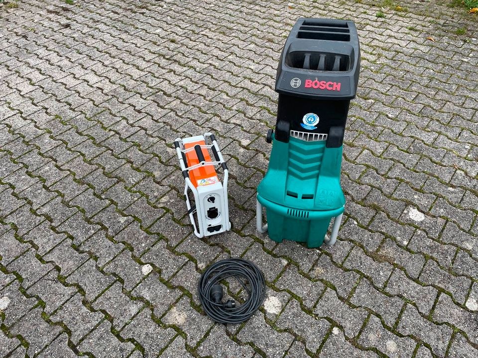 Bosch Gartenhäcksler Holzhäcksler Schredder mieten