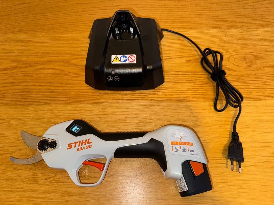 Stihl Akku Astschere ASA 20 Gartenschere mieten in Kernen im Remstal