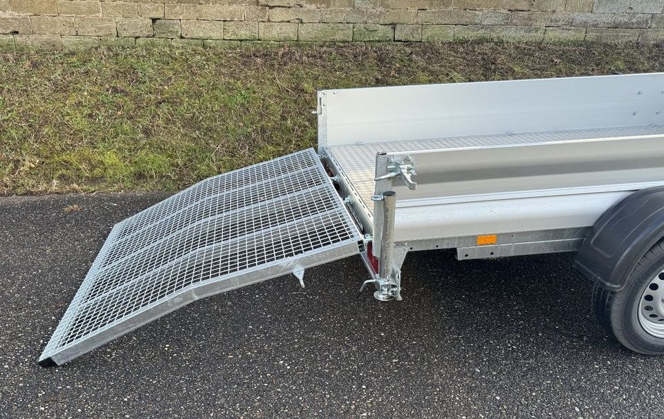 1300kg PKW Anhänger Auffahrklappe mieten in Kernen im Remstal – 3