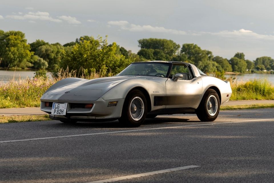 Corvette C3 Oldtimer mieten bei Vibedrive – für Hochzeit & Ausfahrt