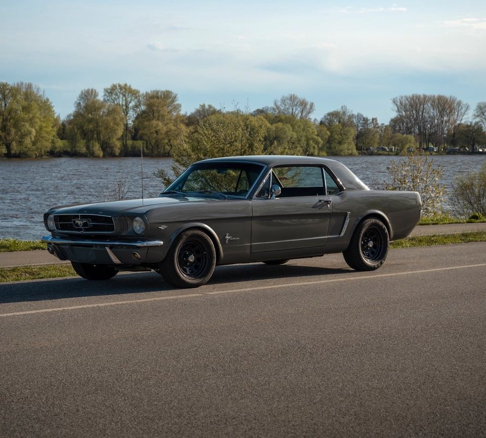 Ford Mustang Oldtimer mieten bei Vibedrive – für Hochzeit & Ausfahrt