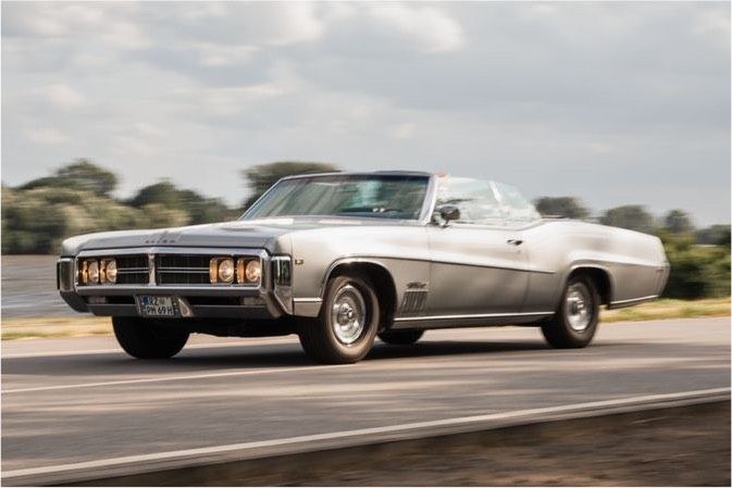 Buick Oldtimer Chauffeur mieten bei Vibedrive