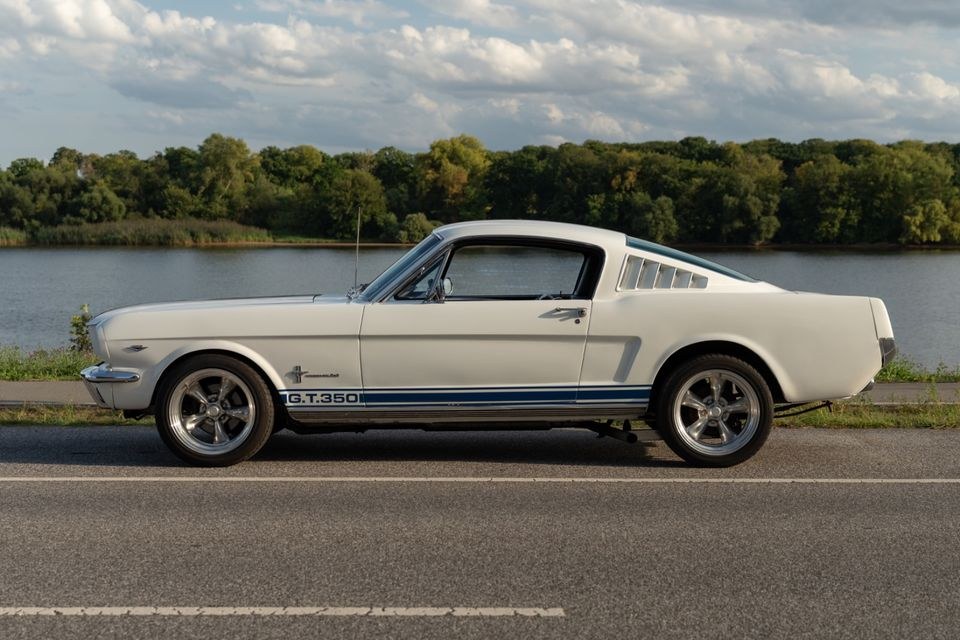 Ford Mustang Fastback Oldtimer mieten bei Vibedrive – 2