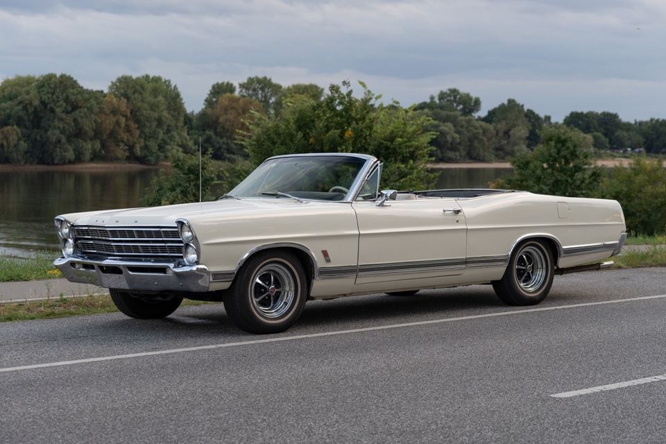 Ford Galaxie Oldtimer mieten bei Vibedrive – für Hochzeit & Ausfahrt
