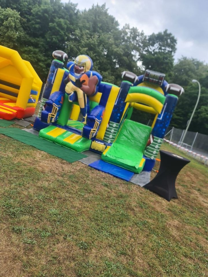 Hüpfburg 5x5m American Football KEINE Deals mieten bei VTO Verleih – 2
