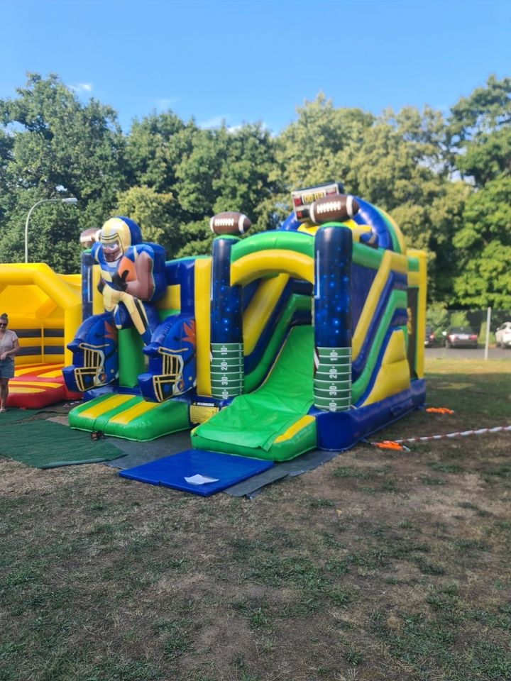 Hüpfburg 5x5m American Football KEINE Deals mieten bei VTO Verleih – 3