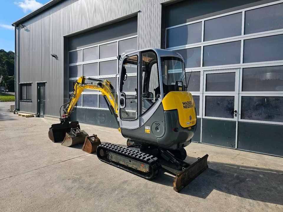 Minibagger 2 3t N Wacker Neuson 2003 Bagger mieten in Alheim – 2