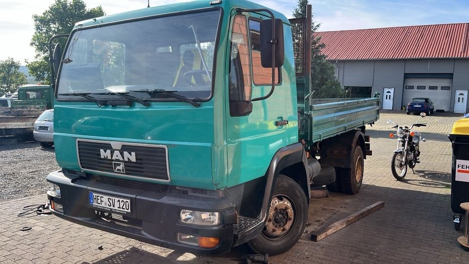 LKW 7,5t Kipper Dreiseitenkipper mieten bei VTW Projekentwicklung