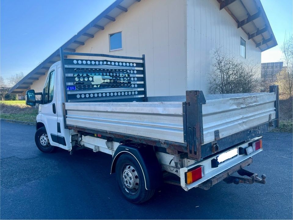 PKW Kipper 3,5t Dreiseitenkipper mieten in Alheim – für Erde & Schutt – 2