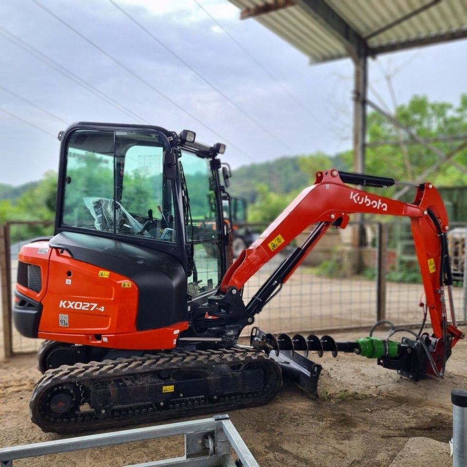 2,6 t Minibagger Bagger 2,7 m Grabtiefe mieten in Weilmünster