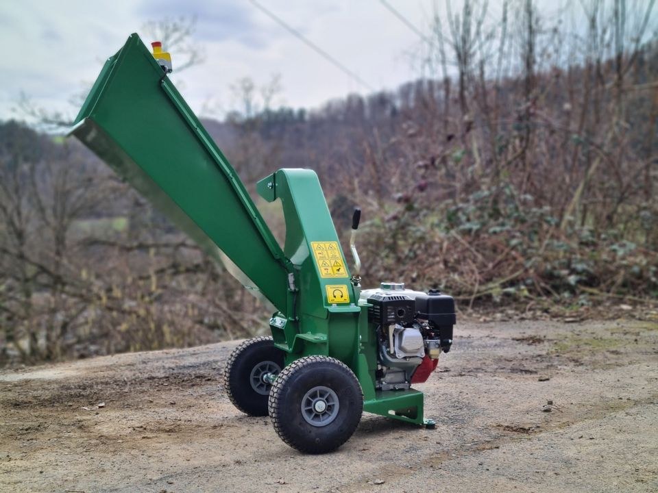 Gartenhäcksler Asthäcksler max Ø 7cm Benzin 6,5 mieten in Weilmünster – 3