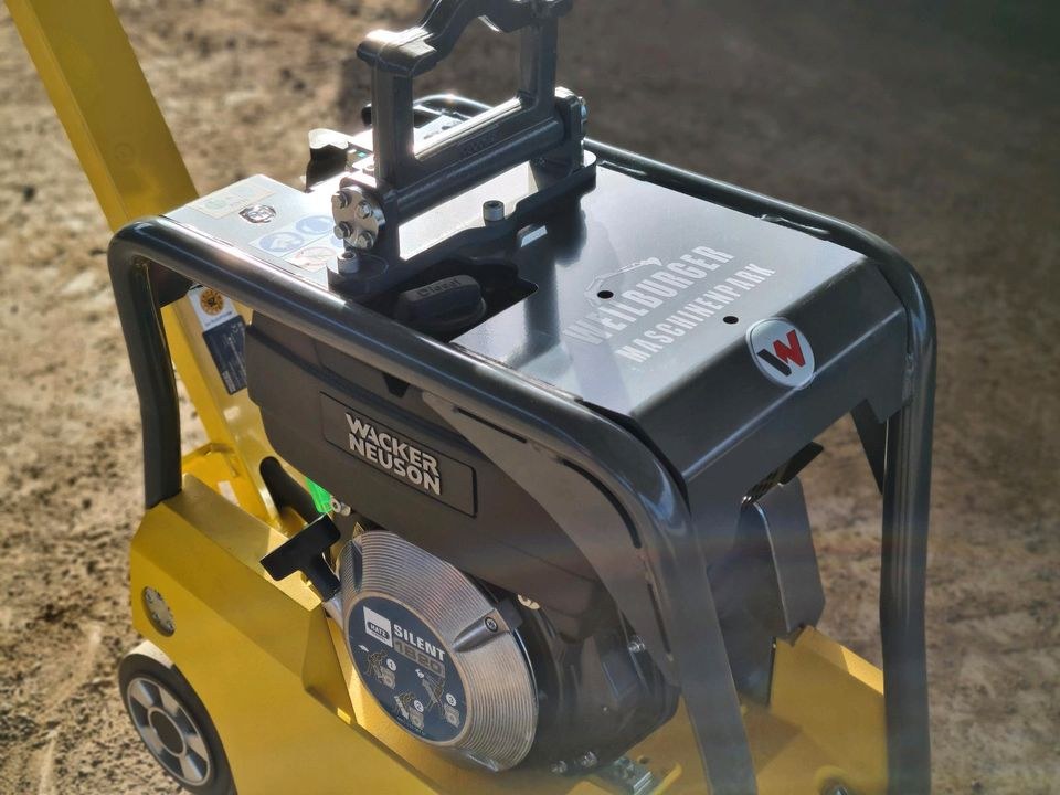 160 kg Rüttelplatte Vibrationsplatte Diesel 400 mieten in Weilmünster – 3
