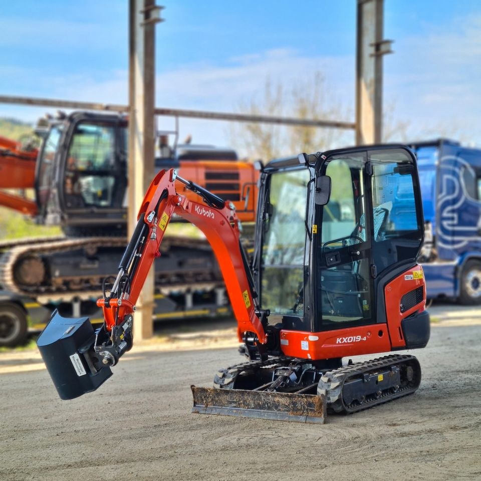 1,9 t Minibagger Bagger Powertilt 99 cm breit mieten in Weilmünster