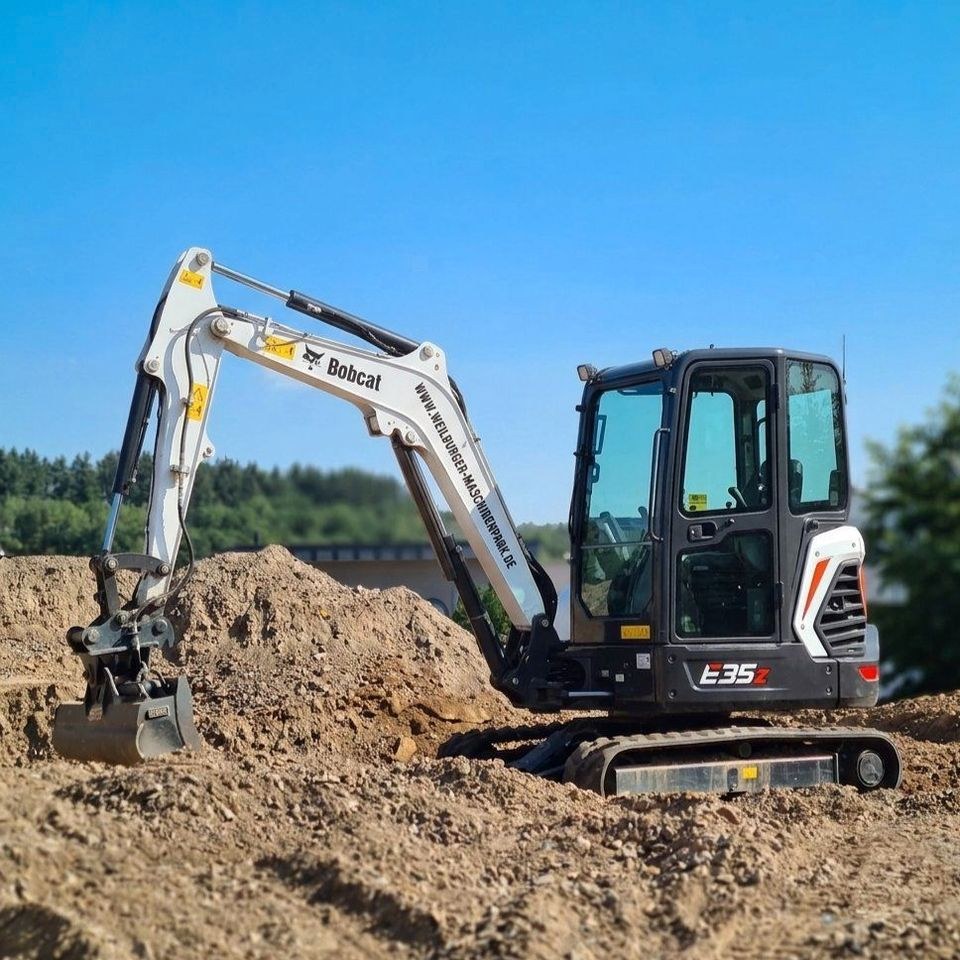 3,5 t Minibagger Kurzheck Bobcat E35z 1 Monat mieten in Weilmünster – 3