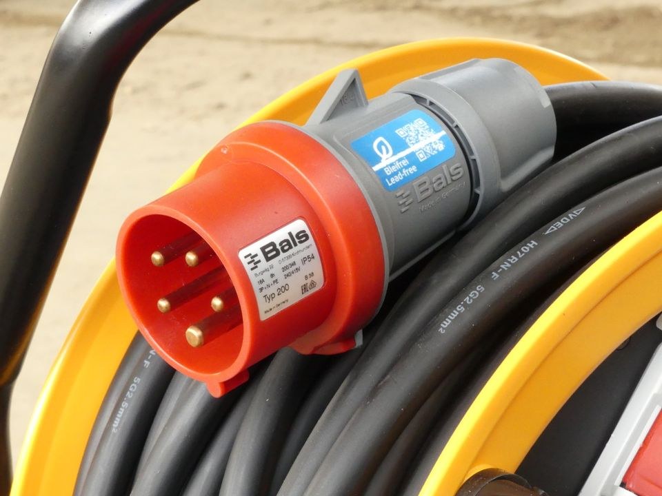 Kabeltrommel Brennenstuhl 40m CEE 230V 400V mieten in Weilmünster – 3
