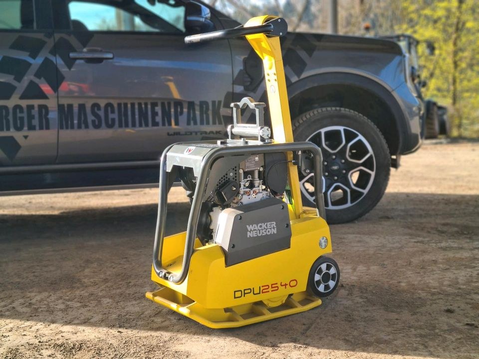160 kg Rüttelplatte Vibrationsplatte Diesel 400 mieten in Weilmünster