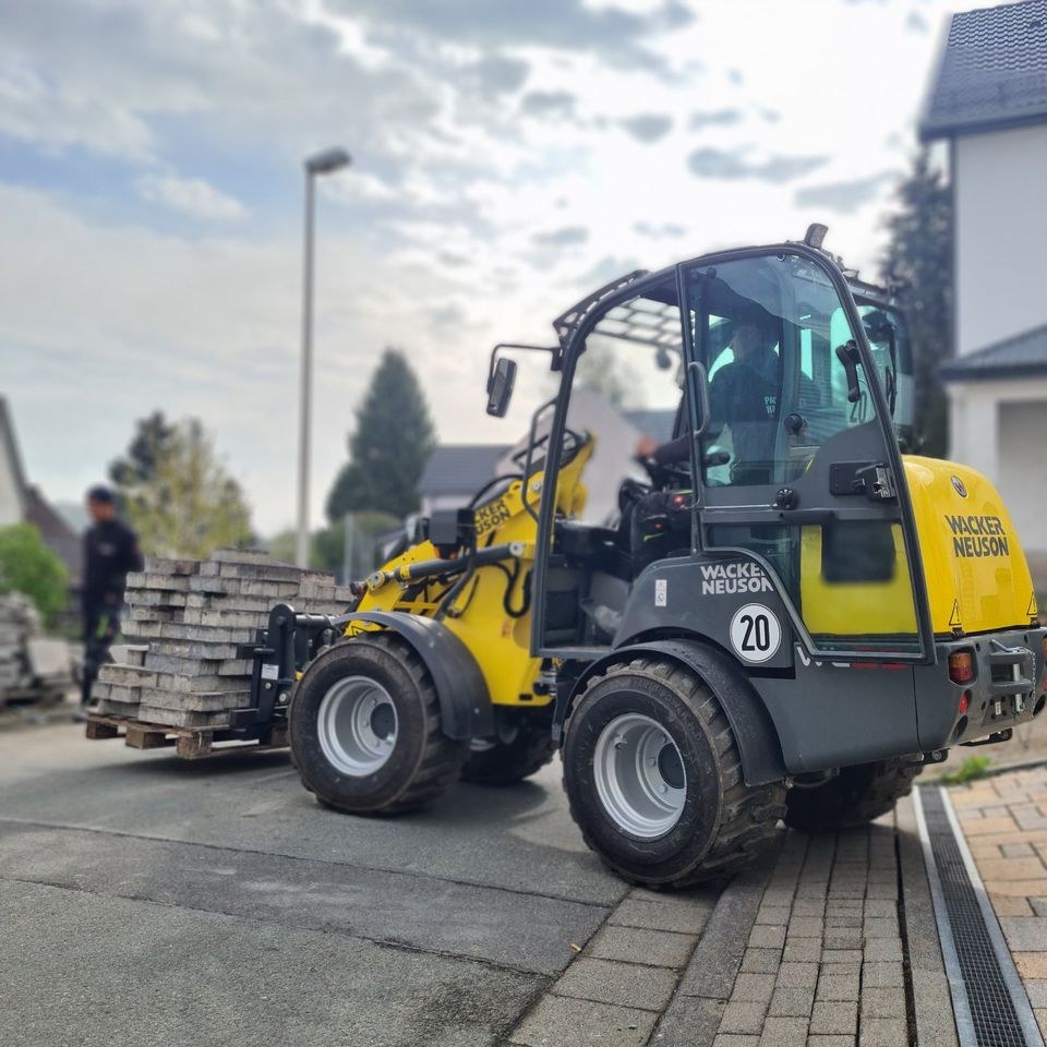 2,5 t Radlader Hoflader 1,5 Kipplast Anlieferung mieten in Weilmünster