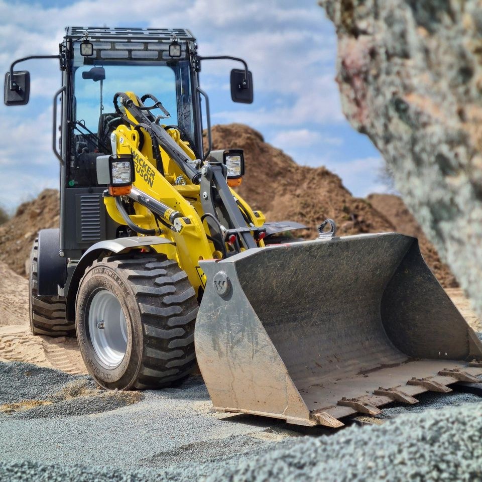 Radlader Dumper Anlieferung mieten bei Weilburger Maschinenpark – 4