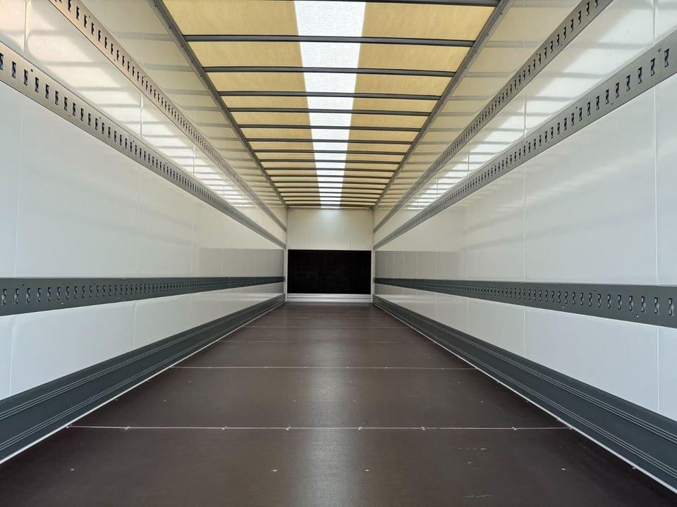 Möbel Koffer Auflieger mieten bei Weka Rental – für Umzug & Transport – 3