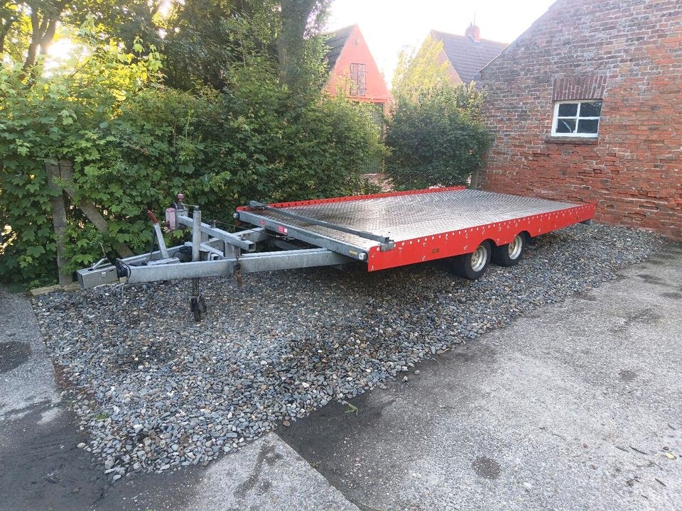 2600kg Autotrailer Autotransporter Auto Trailer mieten in Hinte