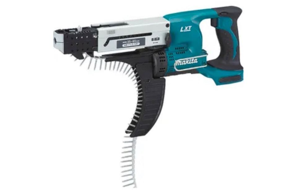 Makita Magazinschrauber 25 55mm 18V Akku mieten in Stavenhagen