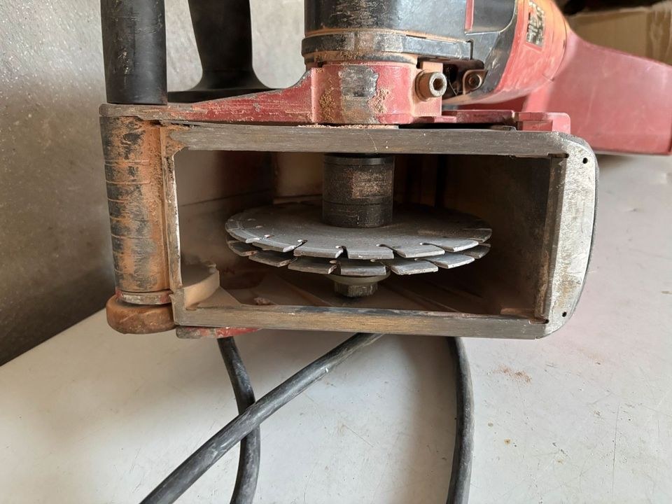 Hilti Nutfräse Mauerschlitzfräse mieten in Steffenberg – 3